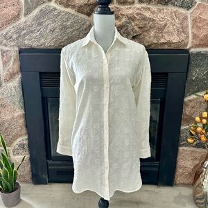 Ladies On Queen Textured Linen Blouse